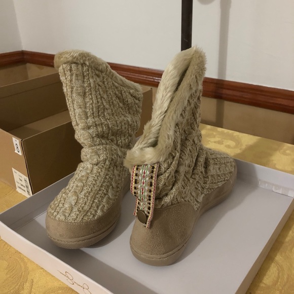 Boots - Picture 2 of 4